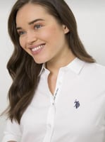 قميص ابيض بولو