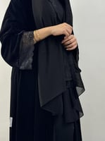 عبايه(N35) طرف دانتيل اسود