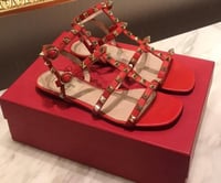 احمر
