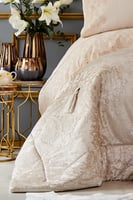 طقم مفارش عرائس كوين سايز Valeria ذهبي