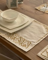 طقم مفارش سفرة مطرز - أهلاً وسهلاً (تطريز لون ذهبي...