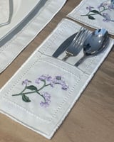 طقم مفارش سفرة مطرز Violate