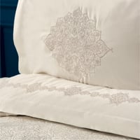 طقم مفارش عرايس كوين Maira فضي