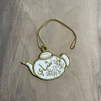 طقم تعليقات شاي وقهوة بتطريز ذهبي فاخر