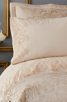 طقم مفارش عرائس كوين سايز Valeria ذهبي