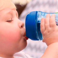 كوب تغذية للأطفال CHICCO أخضر