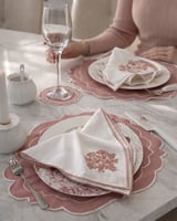 طقم مفارش سفرة مطرز Royal Pink