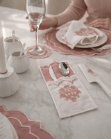 طقم مفارش سفرة مطرز Royal Pink