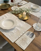 طقم مفارش سفرة مطرز - مبارك عليكم الشهر (تطريز لون...