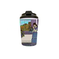 كوب امرأة من بستان