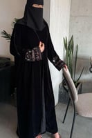 عباية مخمل كم مطرز