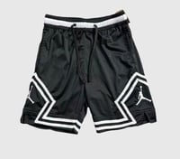 جوردن شورت كلاسيك أسود