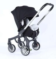 عربية وكرسي سيارة