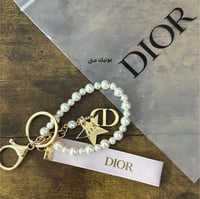 ميدالية ديور الفخمة