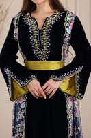 جلابية مخمل بتطريز شك يدوي والتل المطرز