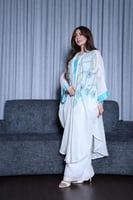 طقم لينن خيش من 3 قطع وتطريز شك في الصدر