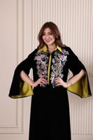 جلابية مخمل قلاب بكلفة تطريز ترتر موردة في الصدر