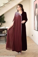 جلابية مخمل بتدخيلة الجورجيت كلوش وتطريز في الكتف