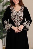 جلابية مخمل بتطريز شرقي مميز