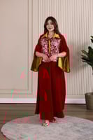 جلابية مخمل قلاب بكلفة تطريز ترتر موردة في الصدر