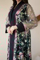 جلابية مخمل قطعتين بإضافة تل مطرز وموديل فتحة في ا...