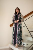 جلابية مخمل قطعتين بإضافة تل مطرز وموديل فتحة في ا...