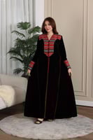 جلابية مخمل ممزوجة بقماش السدو التراثي