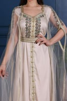 قفطان مغربي قطعتين من الساتان والتل المطرز بالكرست...