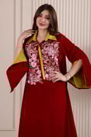 جلابية مخمل قلاب بكلفة تطريز ترتر موردة في الصدر