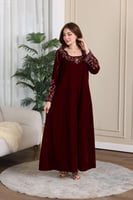 جلابية مخمل بتطريز شك يدوي في الرقبة والاكمام