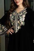 جلابية مخمل بتطريز شك و كمبيوتر في الاكمام والصدر