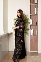 جلابية مخمل بتطريز شك وكرستالات في الصدر وتداخل ال...