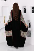 جلابية مخمل فراشة بتطريز شك يدوي في الصدر ممزوجة ب...