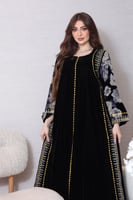 جلابية مخمل أنيقة بأكمام موردة مخمل