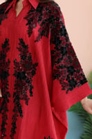 احمر بتطريز اسود ( بدون فصوص )