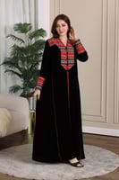 جلابية مخمل ممزوجة بقماش السدو التراثي