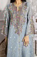 جلابية لينن واقف مطرزة بالكامل مع إضافة كرستال وتط...