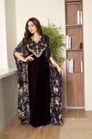 جلابية مخمل بتطريز شك وكرستالات في الصدر وتداخل ال...