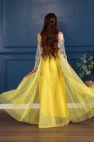 فستان تل بأكمام واسعه من الترتر