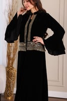 جلابية مخمل قطعتين بجاكيت مطرز ترتر وكم فرنسي