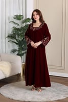 جلابية مخمل بتطريز شك يدوي في الرقبة والاكمام