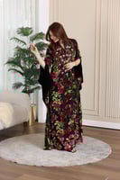 جلاية شيفون مورد مخمل بتطريز شك وكرستال في الصدر