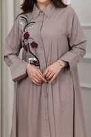 جلابية بخامة قطن بوبلين بتطريز في الصدر