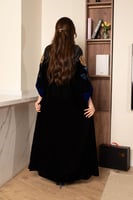 جلابية مخمل ممزوجة بخامة التفتة في الصدر وتطريز من...