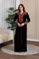 جلابية مخمل ممزوجة بقماش السدو التراثي