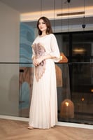 جلابية جورجيت كسرات بكلفة تطريز الطاووس في الوسط