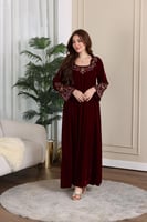 جلابية مخمل بتطريز شك يدوي في الرقبة والاكمام