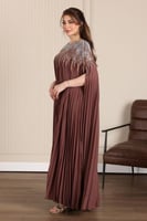 جلابية كسرات بخامة الجورجيت وتطريز في الصدر