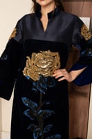 جلابية مخمل ممزوجة بخامة التفتة في الصدر وتطريز من...