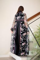 جلابية مخمل قطعتين بإضافة تل مطرز وموديل فتحة في ا...